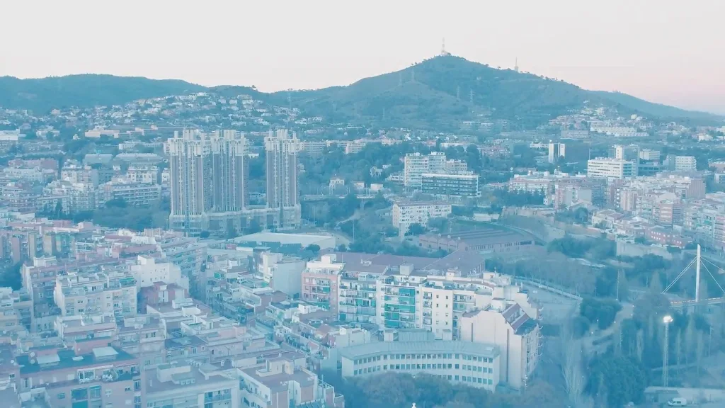 Panorámica de Esplugues de Llobregat y Collserola en el vídeo de promoción internacional de la ciudad.