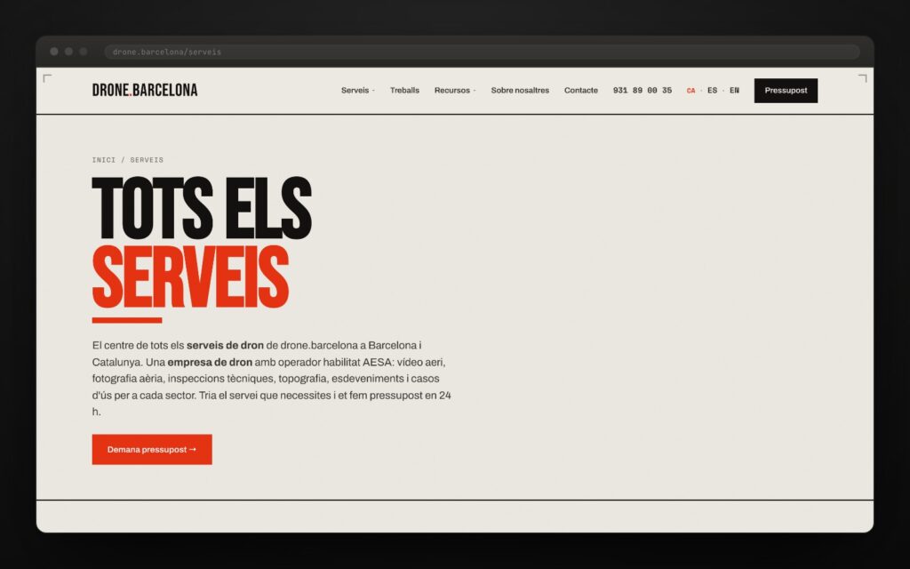 «Tres serveis, una mirada.»